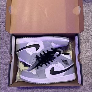 Nike Air Jordan 1 Mid Smoke Grey